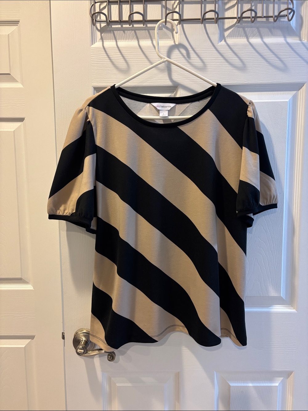 Liz Claiborne Black and Tan Diagonal Stripe Puff-Sleeve Top